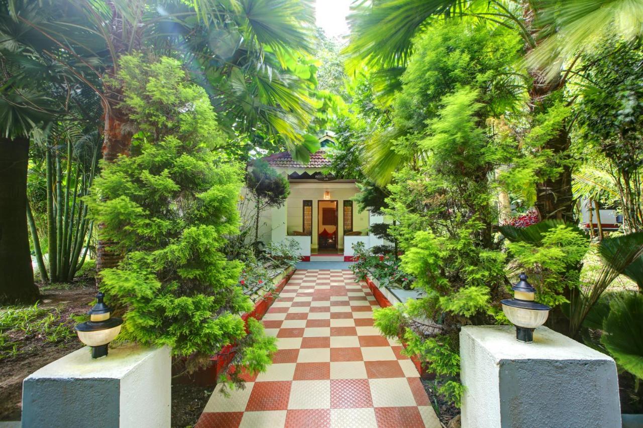 Gokulam Grand Resort & Spa, Coorg Kushālnagar Dış mekan fotoğraf