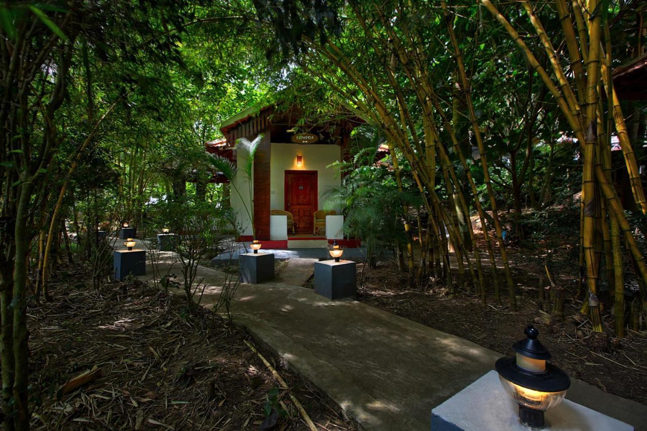 Gokulam Grand Resort & Spa, Coorg Kushālnagar Dış mekan fotoğraf