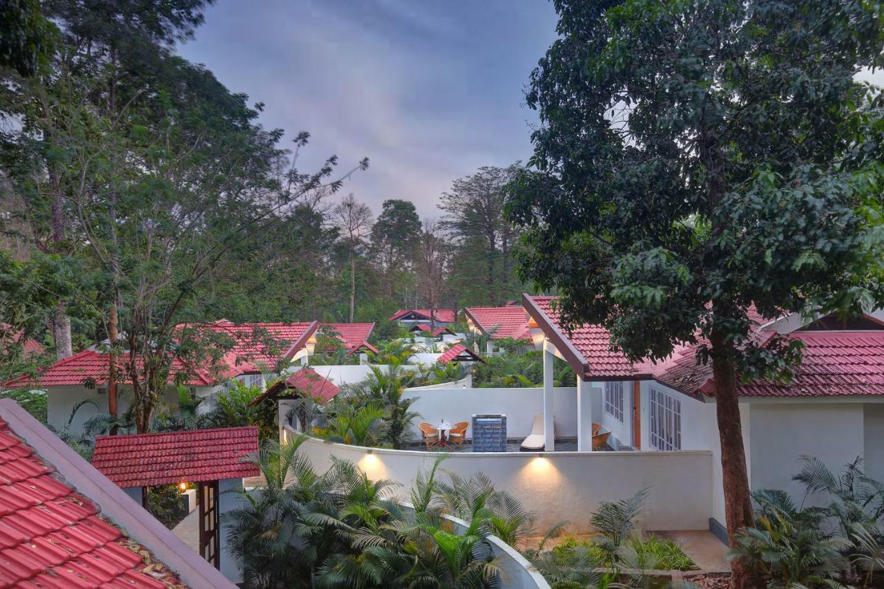 Gokulam Grand Resort & Spa, Coorg Kushālnagar Dış mekan fotoğraf